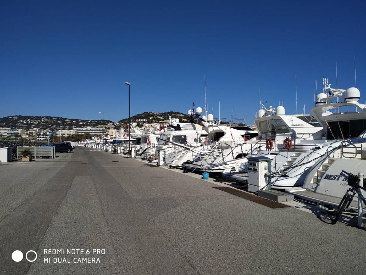 Ferretti 36 ' Bateau A Quai Vieux-Port Cannes Festival La Croisette Eksteriør billede