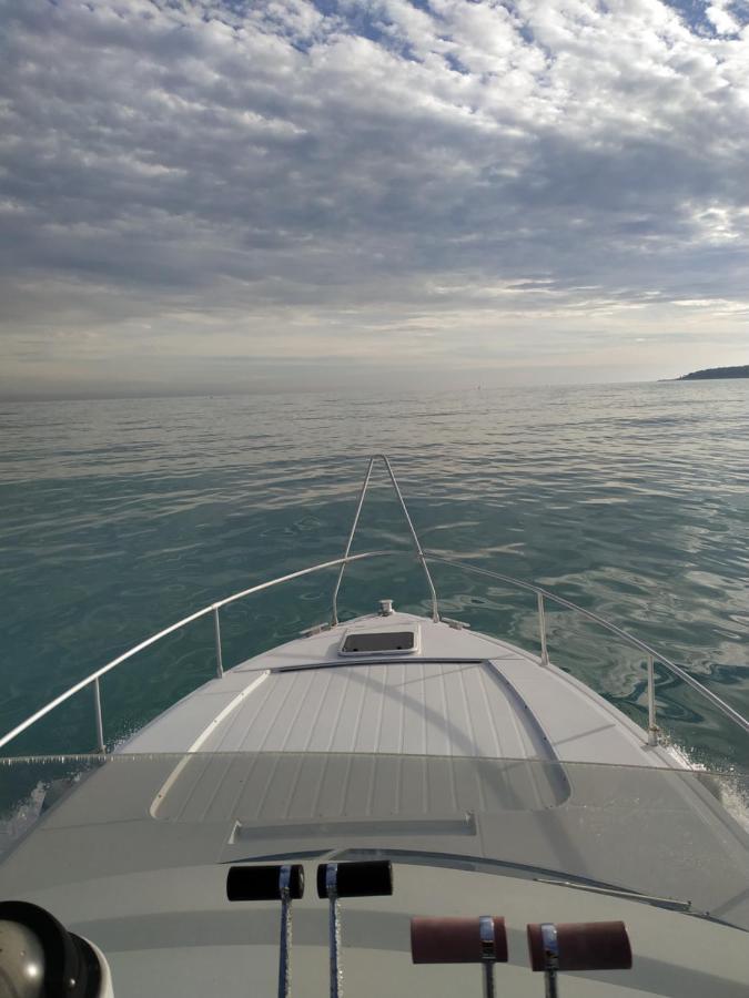 Ferretti 36 ' Bateau A Quai Vieux-Port Cannes Festival La Croisette Eksteriør billede
