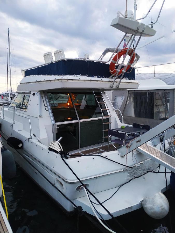 Ferretti 36 ' Bateau A Quai Vieux-Port Cannes Festival La Croisette Eksteriør billede
