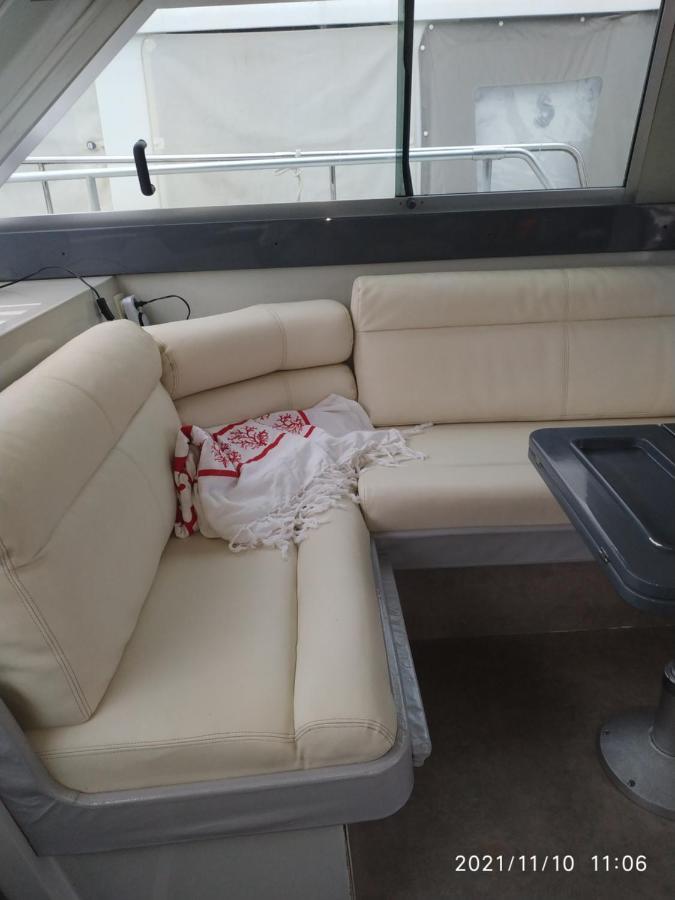 Ferretti 36 ' Bateau A Quai Vieux-Port Cannes Festival La Croisette Eksteriør billede