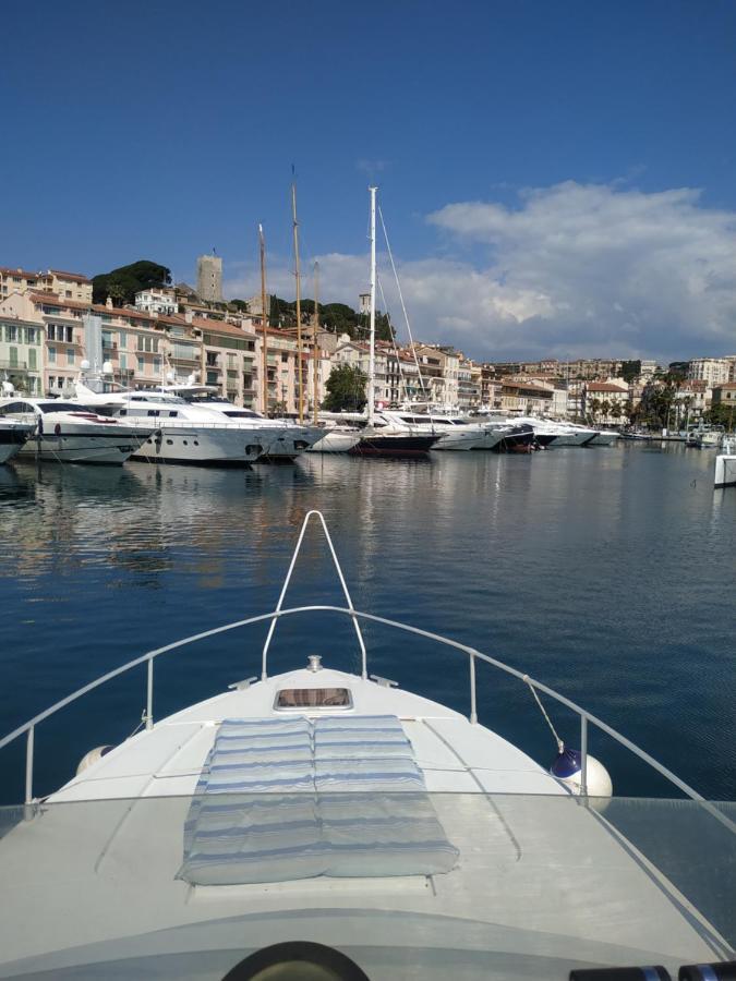 Ferretti 36 ' Bateau A Quai Vieux-Port Cannes Festival La Croisette Eksteriør billede
