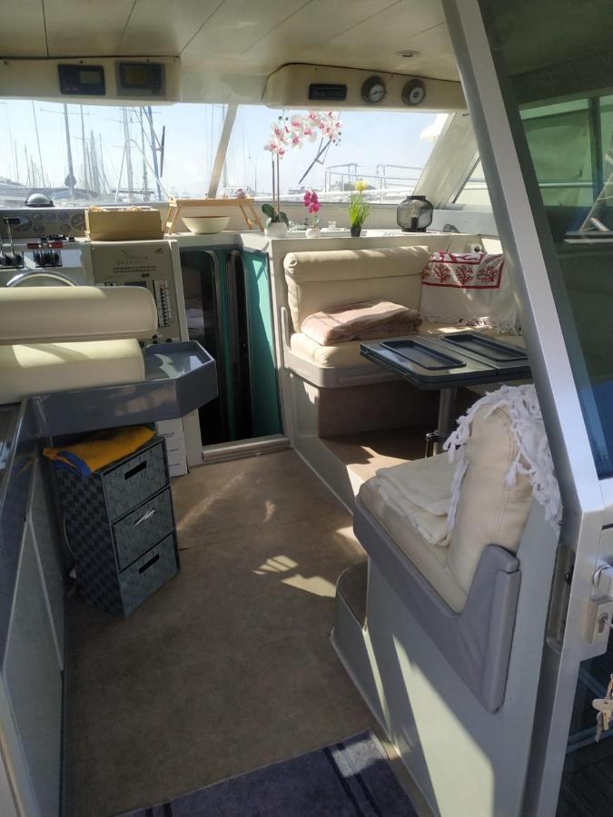 Ferretti 36 ' Bateau A Quai Vieux-Port Cannes Festival La Croisette Eksteriør billede