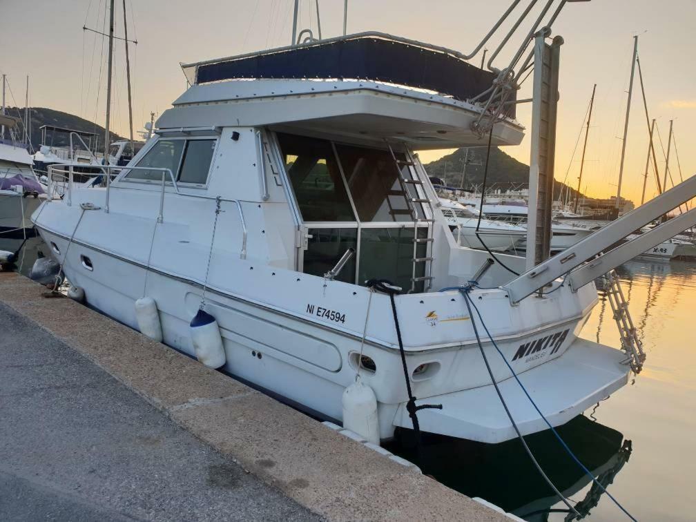 Ferretti 36 ' Bateau A Quai Vieux-Port Cannes Festival La Croisette Eksteriør billede