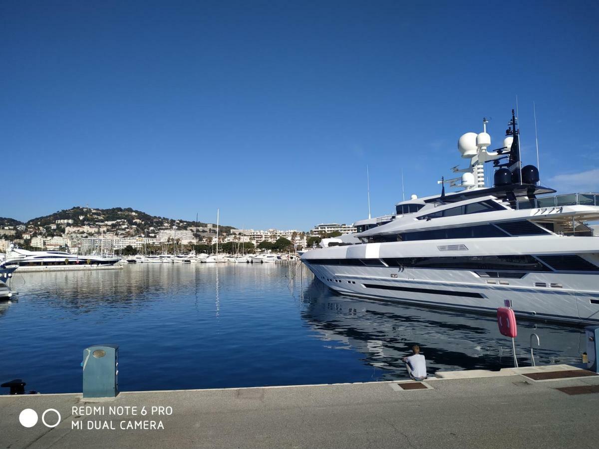 Ferretti 36 ' Bateau A Quai Vieux-Port Cannes Festival La Croisette Eksteriør billede