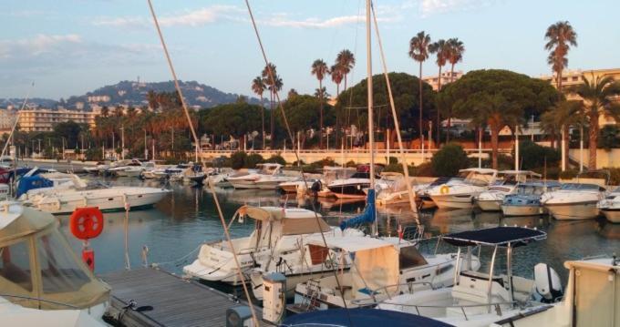Ferretti 36 ' Bateau A Quai Vieux-Port Cannes Festival La Croisette Eksteriør billede